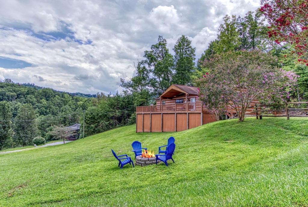 Amazing Grace-1089 Of Free Area Attraction Tickets For Each Paid Day!!! Villa Sevierville Exterior photo